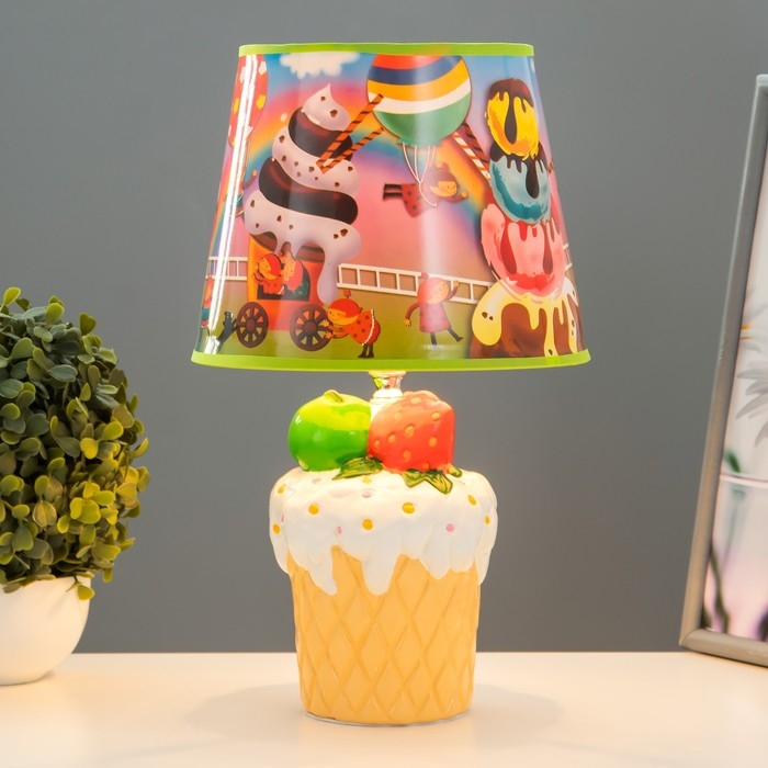 Настольная лампа Настольная лампа "Пирожное" Е14 40Вт МИКС 20х20х32,5 см RISALUX