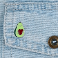 Значок металлический &laquo;Авокадо&raquo; 1,6 х 2,2см