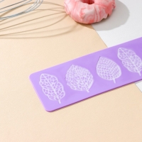 Коврик для айсинга Доляна &laquo;Листья ажурные&raquo;, силикон, 38,5&times;8&times;0,1 см, цвет сиреневый