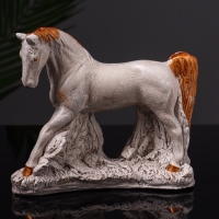 Статуэтка "Конь Граф" 12х16х6 см, цвет бежевый