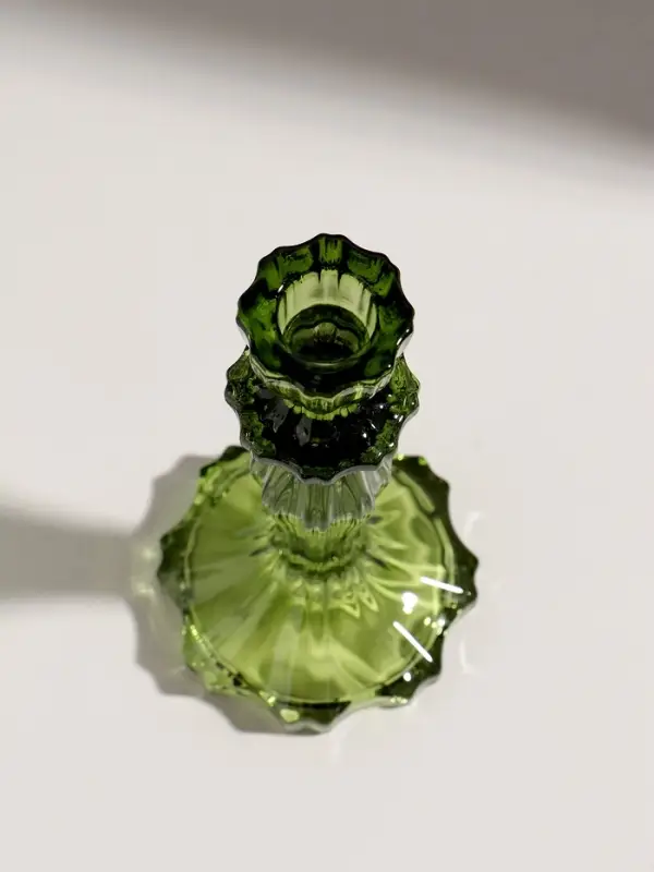 Подсвечник стекло "Бутон на ножке" зелёный d=2 см 10х10х20 см