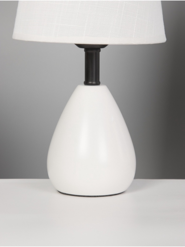 Лампа настольная BayerLux ЭКО "Лорен" 1х40Вт Е27 белый 16х16х34см