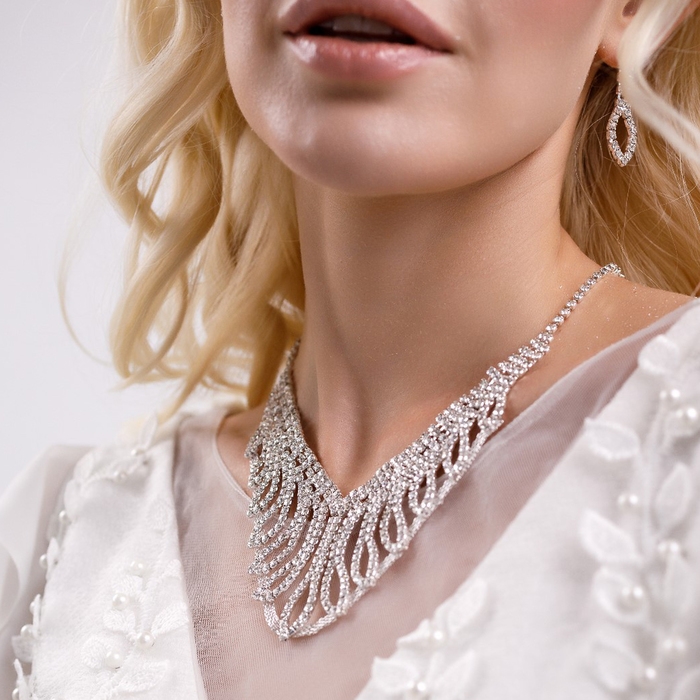 Набор 2 предмета: серьги, колье «Элегия» листья, цвет белый в серебре, 40 см Набор 2 предмета: серьги, колье «Элегия» листья, цвет белый в серебре, 40 см