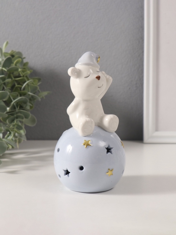 Сувенир керамика свет "Медвежонок в голубом колпаке на шаре со звёздами" 8х8х15 см