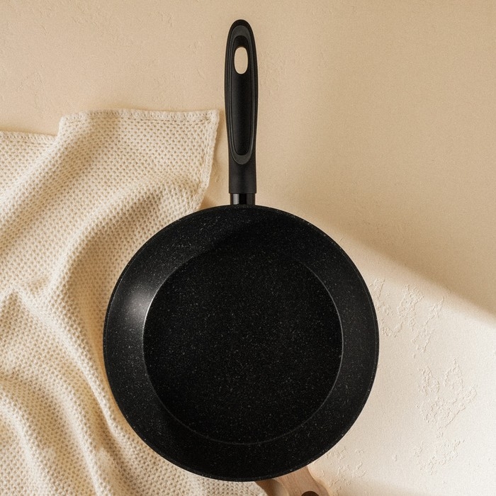 Сковорода алюминиевая с высоким бортом SL Home, d=28 см, h=7,5 см, антипригарное покрытие, индукция, цвет чёрный Сковорода алюминиевая с высоким бортом SL Home, d=28 см, h=7,5 см, антипригарное покрытие, индукция, цвет чёрный