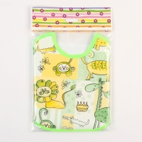 Нагрудник из нетканого полотна с ПВХ покрытием &laquo;Мультики&raquo;, цвет зеленый, р-р. 20х22см