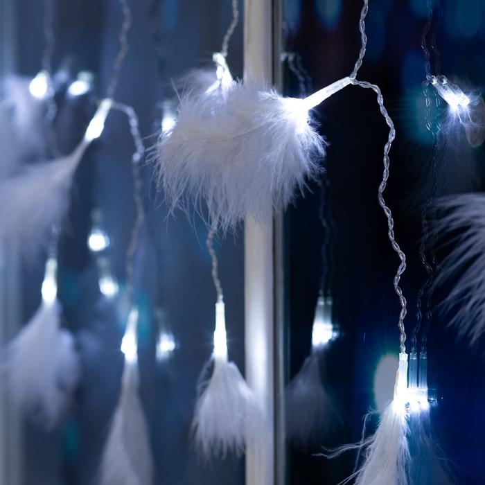 Гирлянда &laquo;Занавес&raquo; 3 &times; 1.4 м с насадками &laquo;Перья&raquo;, IP20, прозрачная нить, 80 LED, свечение белое, 8 режимов, 220 В