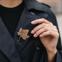 Брошь "Листик", цвет светло-коричневый в золоте Брошь "Листик", цвет светло-коричневый в золоте