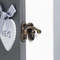 Ключница дерево "Три сердечка" серая 6х19х25,5 см Ключница дерево "Три сердечка" серая 6х19х25,5 см