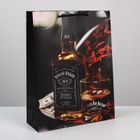 Пакет подарочный ламинированный, упаковка, &laquo;Крутой мужик&raquo;, L 28 х 38 х 9 см