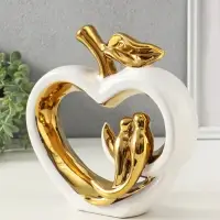 Сувенир керамика "Две птички на яблоке" белый с золотом 7х22х22,5 см