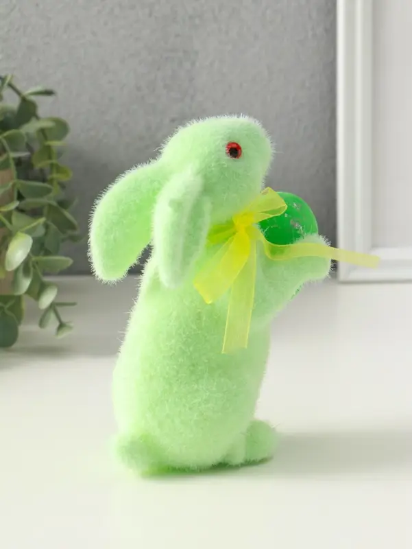 Сувенир пасхальный "Мятный заяц с пасхальным яйцом" 6х11х15,5 см