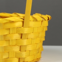 Корзина плетёная, 20&times;20&times;9 см, ручка h=25 см, бамбук, желтая
