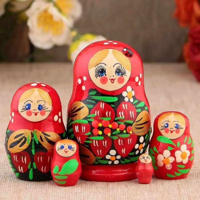 Матрёшка &laquo;Божья коровка&raquo;, красный платок, 5 кукольная, 9-11 см