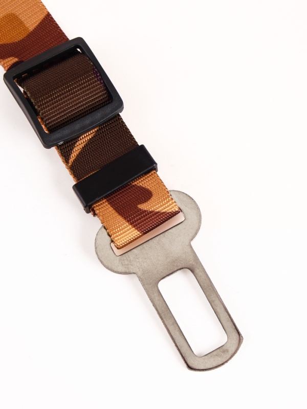 Ремень - поводок безопасности для собак амортизирующий, 50-70 х 2,5 см, коричневый камуфляж