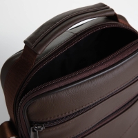 Сумка мужская на молниях, длинный ремень, цвет коричневый