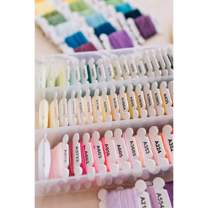 Набор ниток мулине &laquo;Ассорти&raquo;, 4 &plusmn; 0,3 м, 80 шт