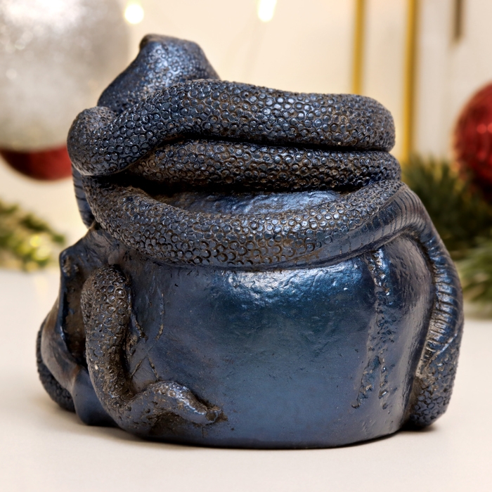 Новый год. Символ 2025. Подсвечник новогодний Новый год. Символ 2025. Подсвечник новогодний "Змея на черепе" синий лунный, 11х10х8см