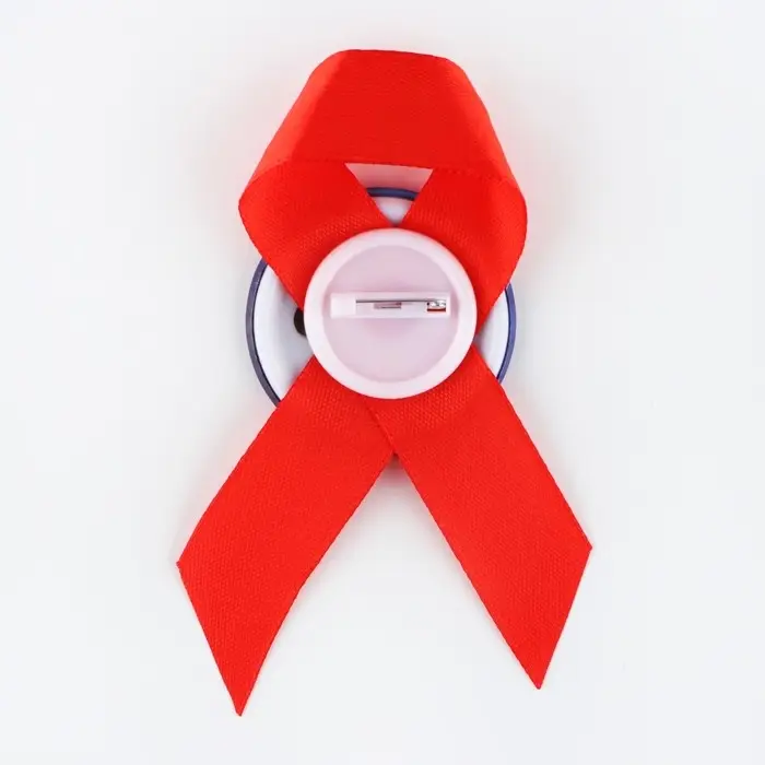 Значок с лентой на Выпускной &laquo;Выпускник&raquo;, книга, диам. 4,5 см