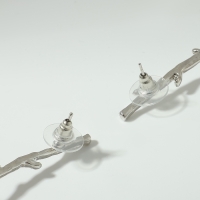 Серьги металл &laquo;Цветок&raquo; веточка, цвет серебро