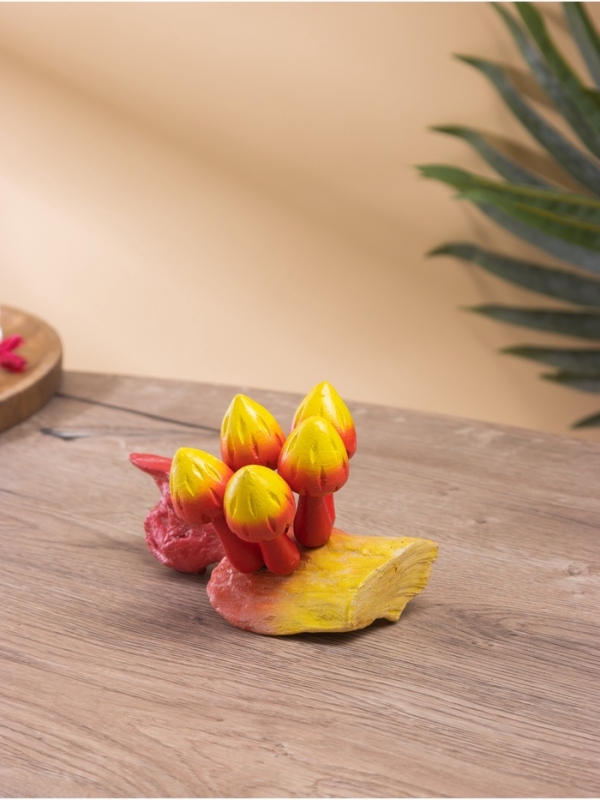 Сувенир "Коряга с грибочками" дерево Камал, 20х10х10 см, цв. красно-желтый