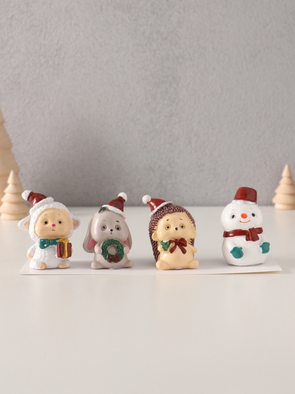 Сувенир полистоун "Новогодние персонажи" набор 4 шт 2,6х3,3х5 см