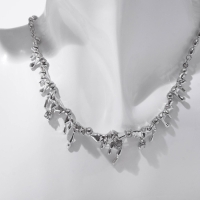 Колье &laquo;Таяние&raquo; со стразами, цвет белый в серебре, 47 см