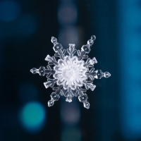 Светодиодная игрушка на липучке &laquo;Снежинка&raquo; 11 см, батарейки LR44х3 (в комплекте), свечение мульти