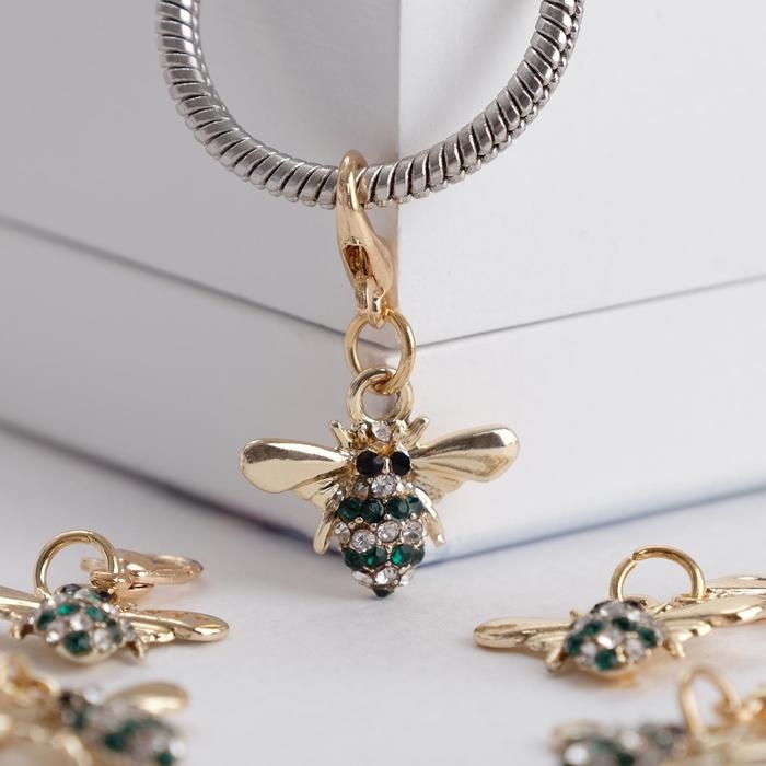 Шарм &laquo;Пчёлка&raquo; труженица, цвет бело-зелёный в золоте