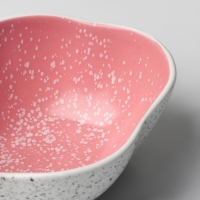 Салатник керамический неровный край &laquo;Розовая&raquo;, 600 мл, 17 см, цвет розовый