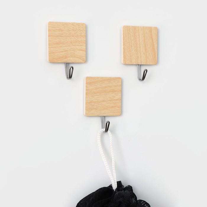 Крючки самоклеящиеся Доляна &laquo;Квадрат&raquo;, 3 шт, цвет светлое дерево