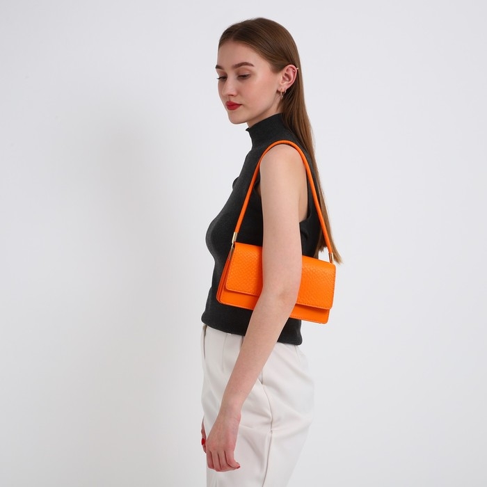 Сумка-багет на клапане, цвет оранжевый