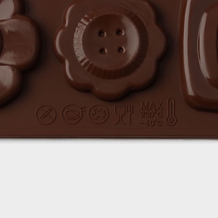 Форма для кондитерских украшений Доляна «Пуговки», силикон, 17,4×16,5×0,4 см, 16 ячеек (d=3 см), цвет МИКС Форма для кондитерских украшений Доляна «Пуговки», силикон, 17,4×16,5×0,4 см, 16 ячеек (d=3 см), цвет МИКС