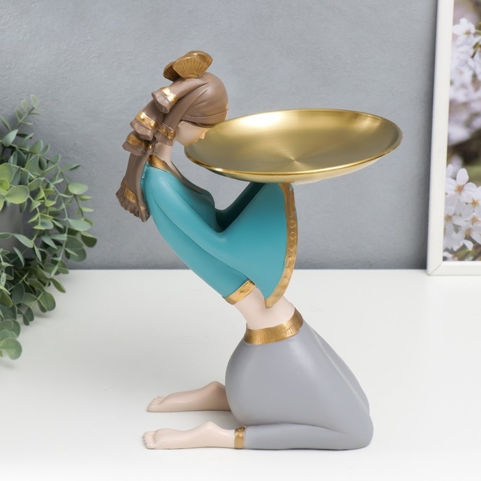 Сувенир полистоун подставка "Девушка в африканском наряде" бежево-голубой 35х12х23 см