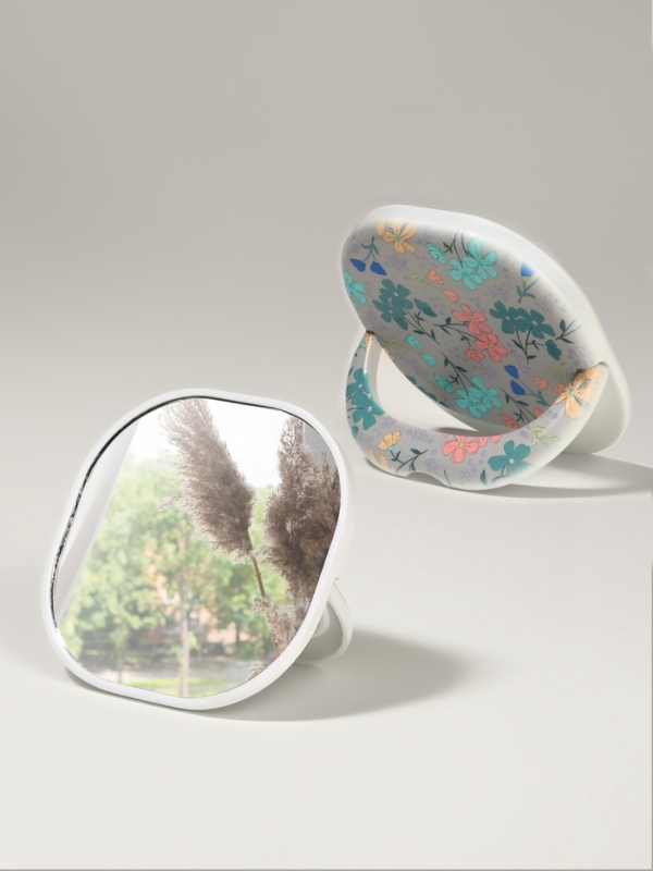 Зеркало карманное &laquo;Узор&raquo;, с подставкой, 8 &times; 8 см, цвет белый