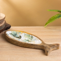 Блюдо в форме рыбки "Листья" дерево манго 32х11,5х2 см