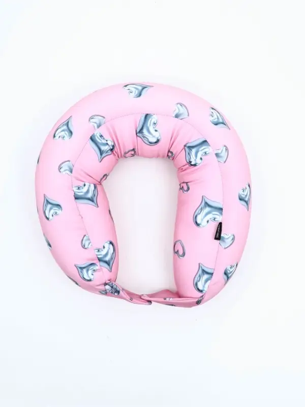 Подушка для путешествий компактная "Сердечки", 32 х 20 см