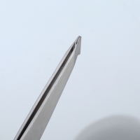 Пинцет скошенный Solinberg, 9.5 см, на блистере, цвет серебристый, 22DK