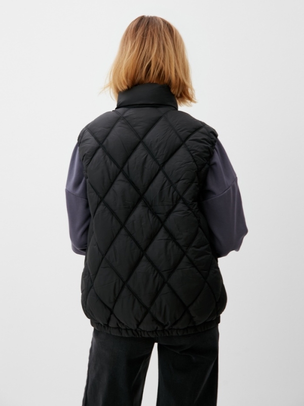 Жилет женский на молнии Collorista, цвет черный, р-р 44