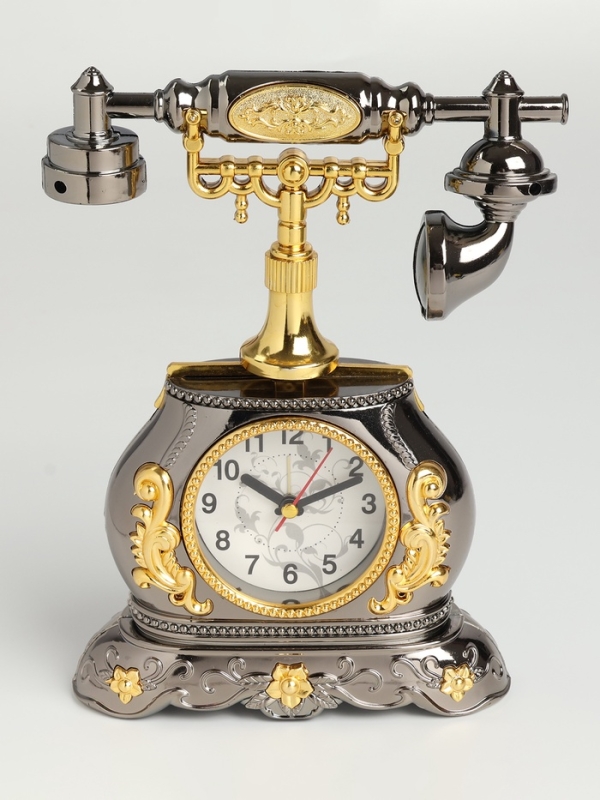 Часы будильник настольные, на батарейках, 25 х 17 х 6.3 см, циферблат d-7 см