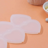 Форма для леденцов &laquo;Влюблённость&raquo;, силикон, 16&times;10&times;0,7 см, 6 ячеек, цвет белый