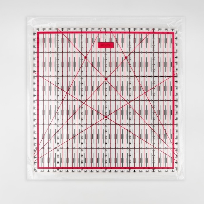 Линейка для квилтинга и пэчворка, 30 × 30 см, толщина 3 мм, цвет прозрачный/розовый Линейка для квилтинга и пэчворка, 30 × 30 см, толщина 3 мм, цвет прозрачный/розовый