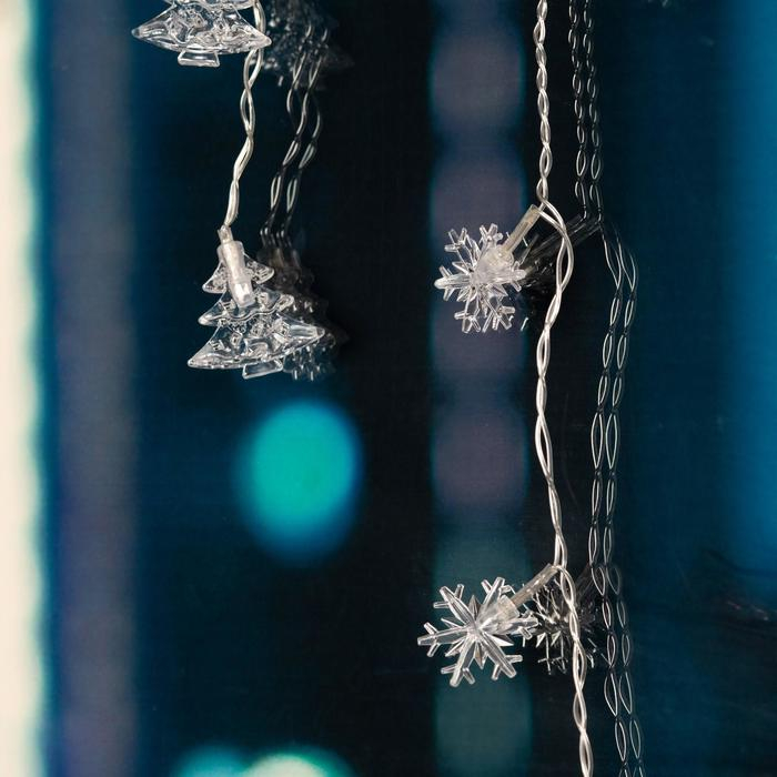 Гирлянда &laquo;Бахрома&raquo; 1.8 &times; 0.5 м с насадками &laquo;Ёлки и снежинки&raquo;, IP20, прозрачная нить, 48 LED, свечение мульти (RG/RB), мигание, 220 В