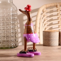 Сувенир дерево "Утка в лиловом купальнике и сланцах" 13х9х27 см Сувенир дерево "Утка в лиловом купальнике и сланцах" 13х9х27 см