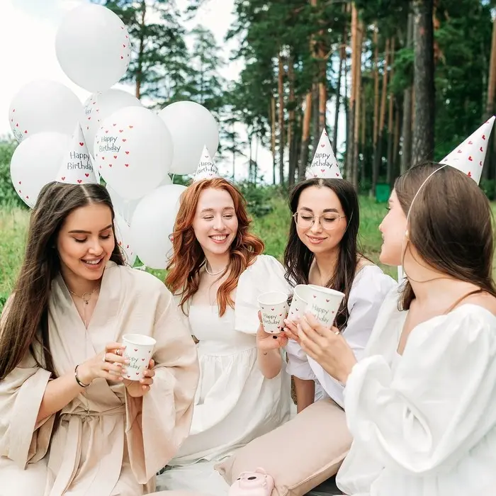 Тарелка одноразовая бумажная Happy Birthday, 18 см