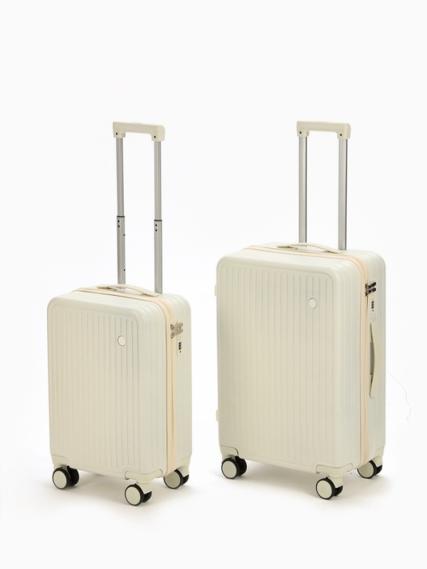 Чемодан 24", PС, 42*27*66, отд на молнии, код замок, 4 колеса, белый