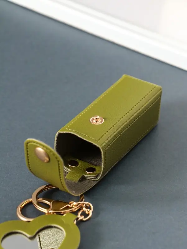 Брелок кожзам с карабином, с зеркалом "Для помады" зелёный 9,2х3х3,5 см