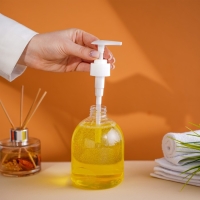 Дозатор для жидкого мыла Доляна, 500 мл, 8,5&times;17 см, цвет прозрачный