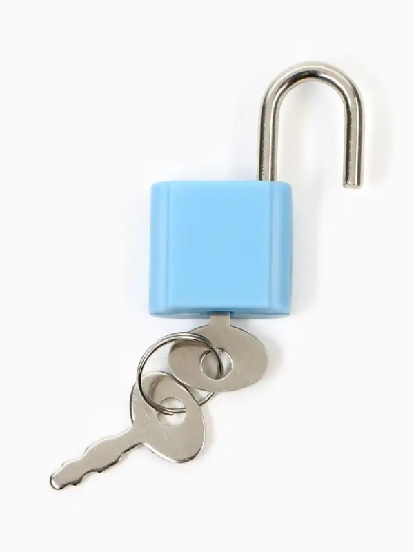 Блокнот на замочке А6, 50 листов в твердой обложке &laquo;Отважному защитнику&raquo;