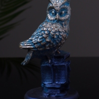 Статуэтка "Филин на пьедестале" 7х6х13  см, цвет серо-голубой